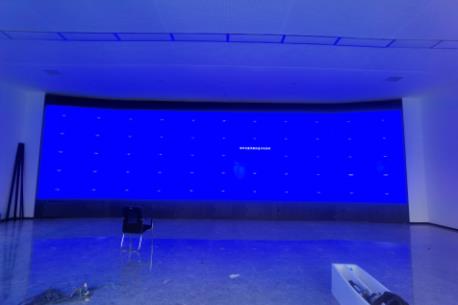 LCD拼接屏、LED显示屏、OLED透明屏三者的区别