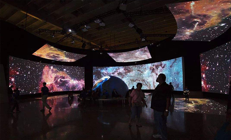 拼接屏应用前景广阔，各行业内依旧炙手可热